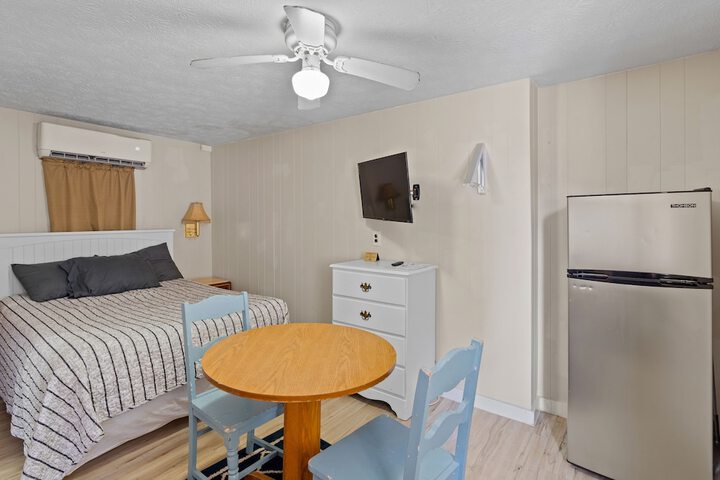 Room 14 of 37