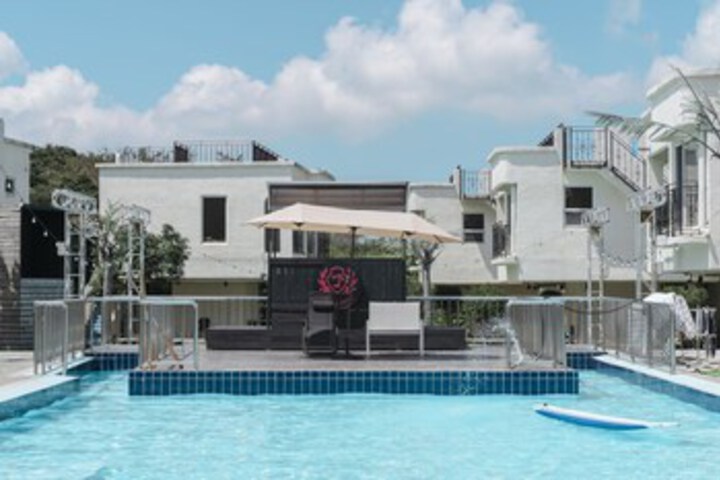 Pool 75 of 130