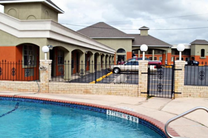 Pool 41 of 47