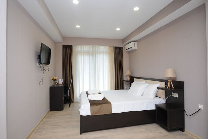 Room 7 of 26