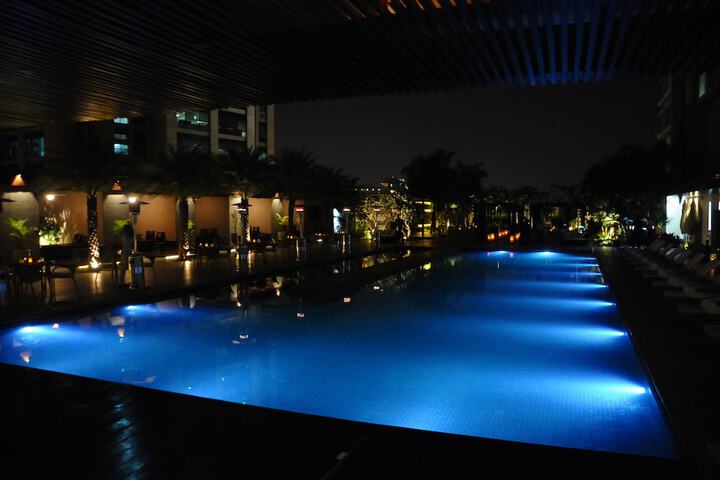 Pools & Facilities