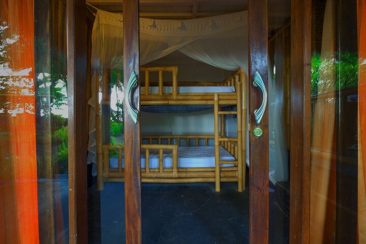 Room 5 of 126