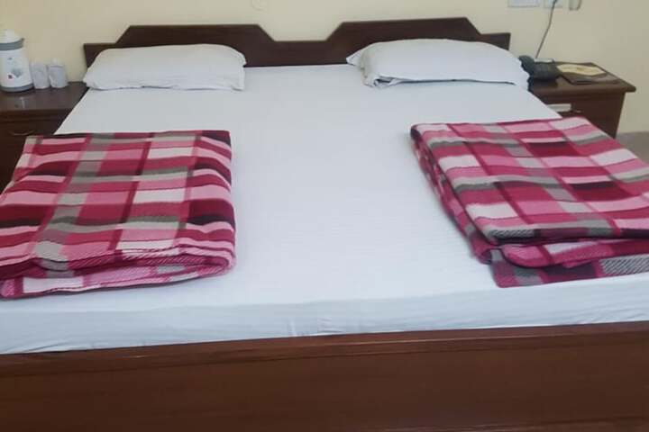 Room 12 of 30