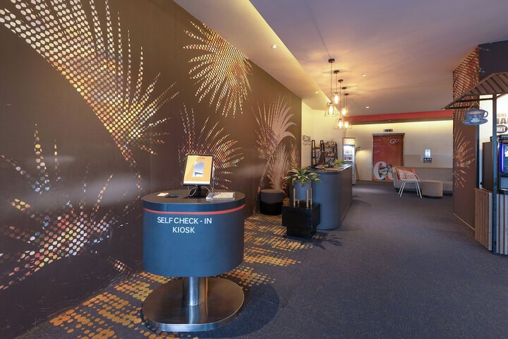 Guest Lobby