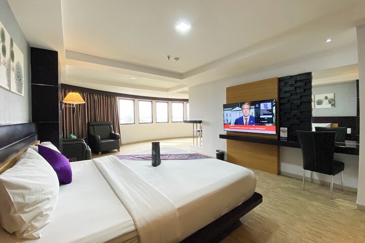 Room 30 of 63