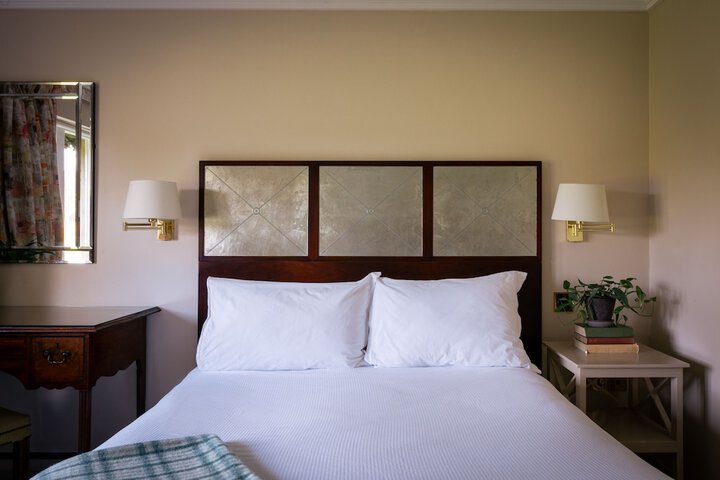 Room 33 of 159