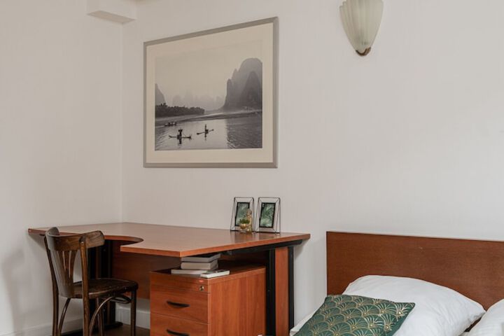 Room 43 of 178