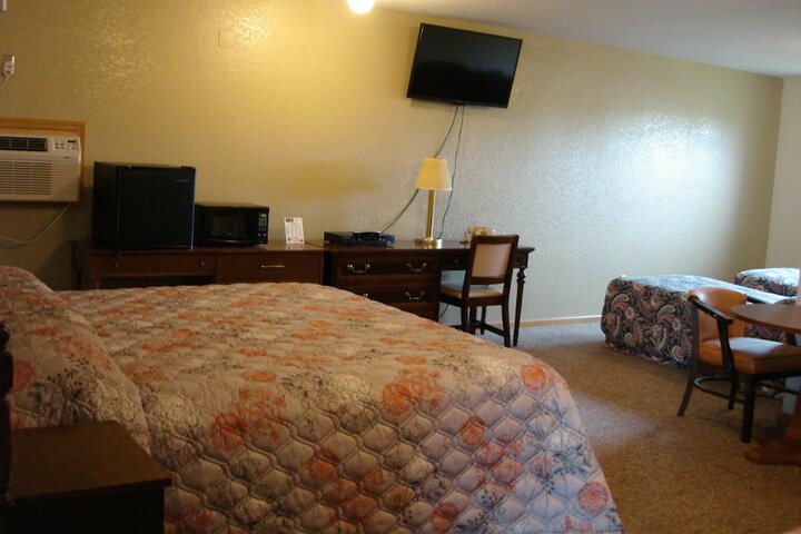 Room 3 of 38