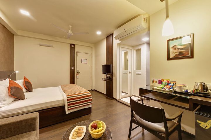 Room 3 of 31