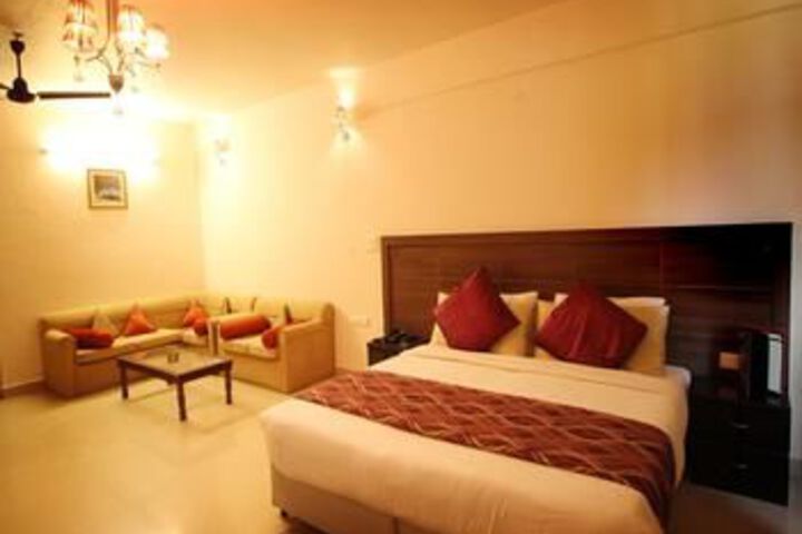 Room 8 of 26