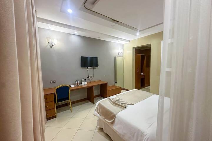 Room 10 of 55