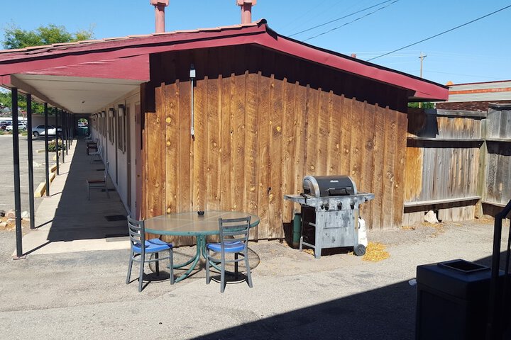 Property Grounds 33 of 40