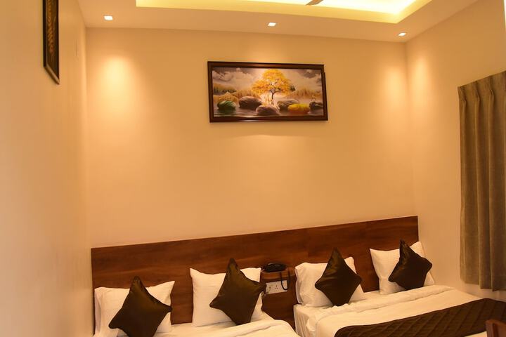 Room 4 of 17