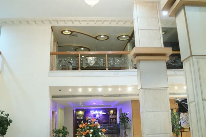 Entrance & Lobby