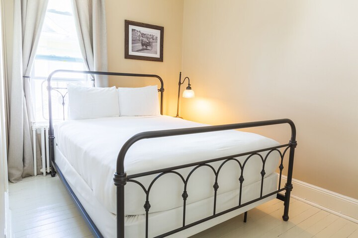 Room 13 of 39