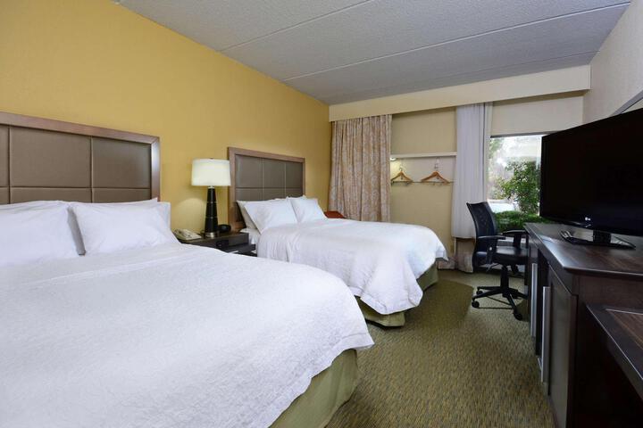 2 Queen Beds (2 of 11)