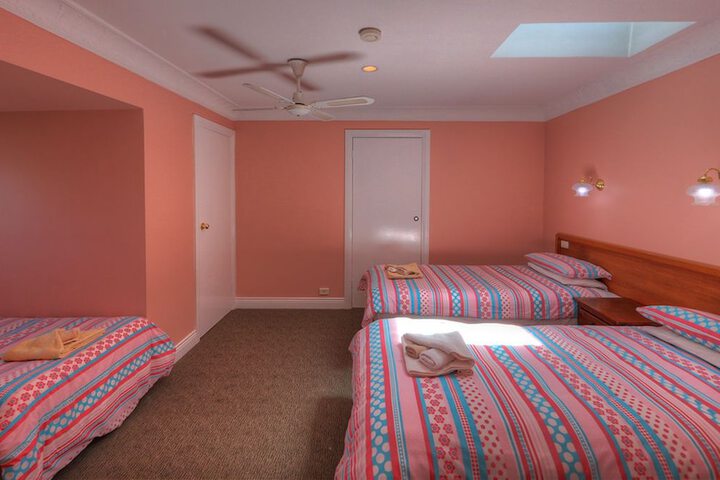 Room 9 of 156