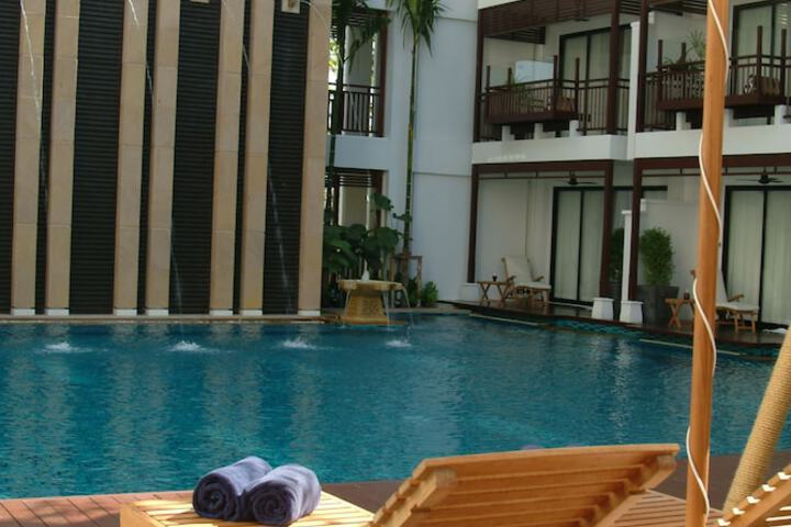 Pools & Facilities
