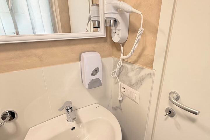 Room 70 of 101