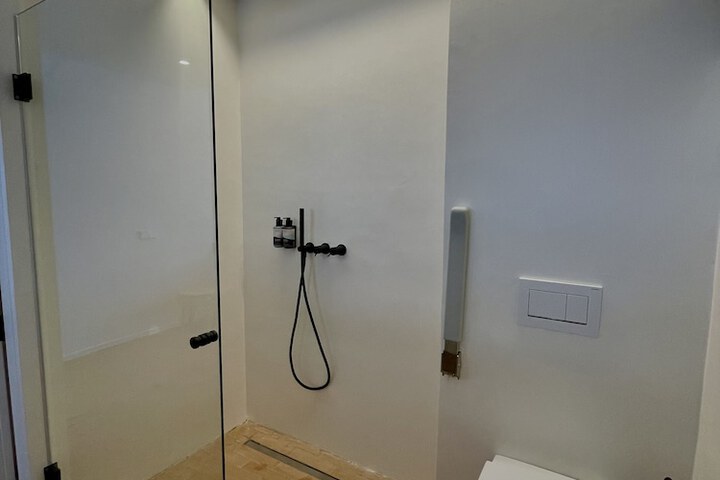 Room 56 of 80