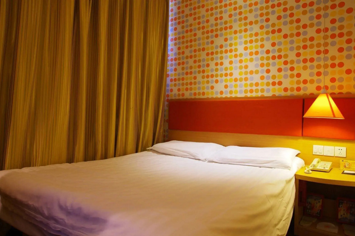 Room 3 of 11
