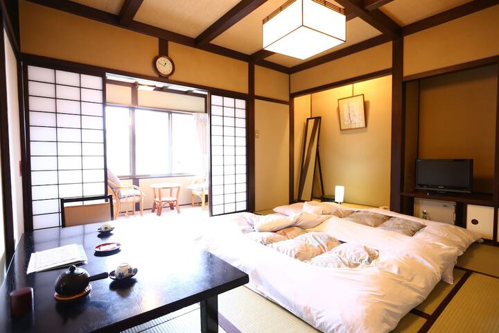 Room 16 of 107