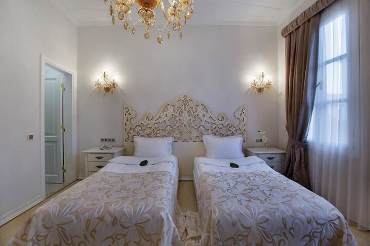 Room 4 of 21