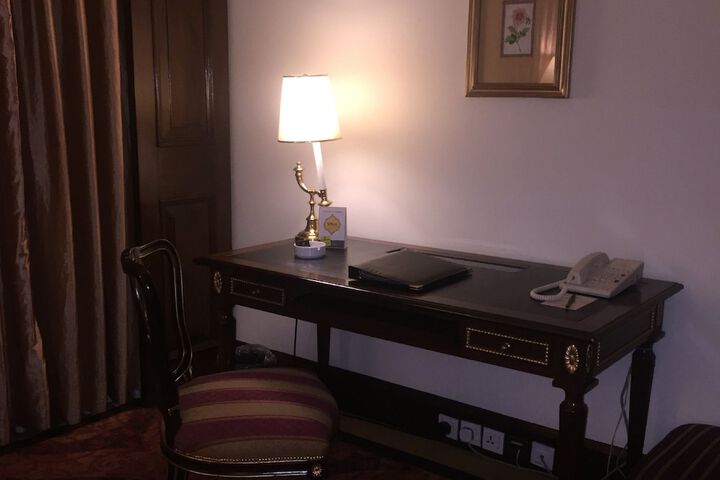 Room 25 of 80