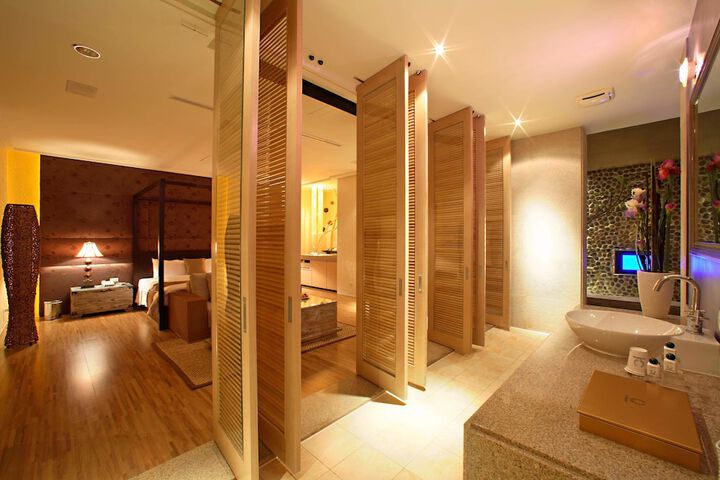 Room 9 of 29