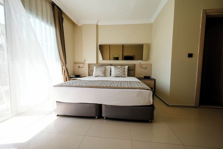 Room 12 of 44