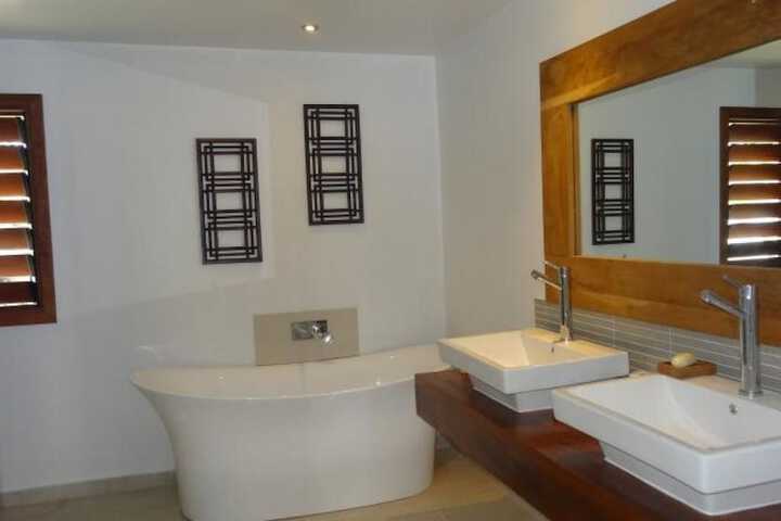 Room 10 of 17