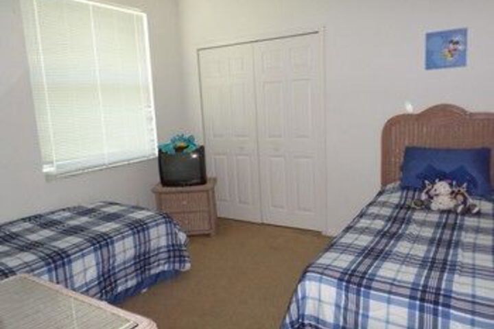 Room 6 of 19