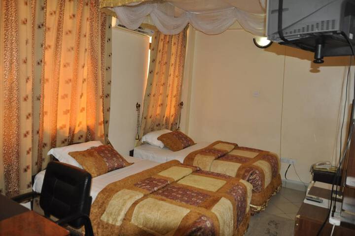 Room 14 of 49