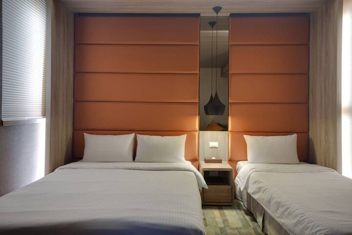 Room 26 of 203