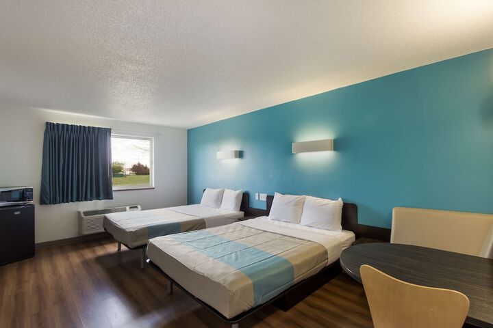 Deluxe Room 2 Queen Beds Refrigerator, Microwave (5 of 5)