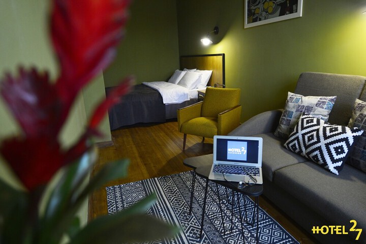 Room 17 of 52