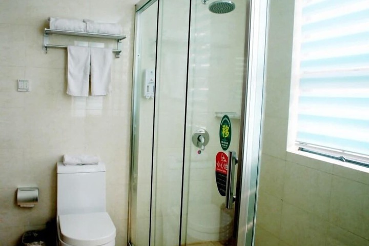 Room 16 of 19