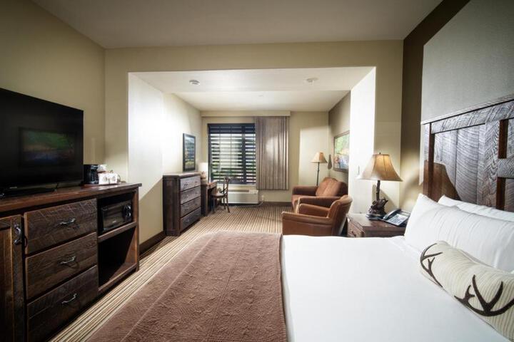 Room 26 of 38