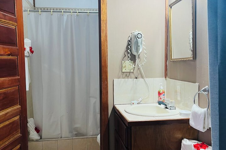 Room 120 of 180