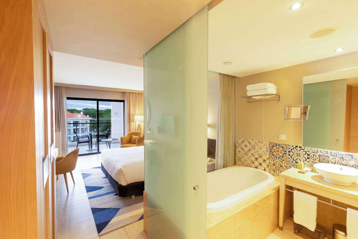 Room 62 of 152