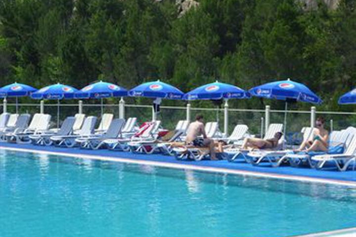 Pool 24 of 28
