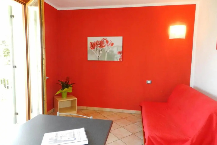 Room 9 of 15