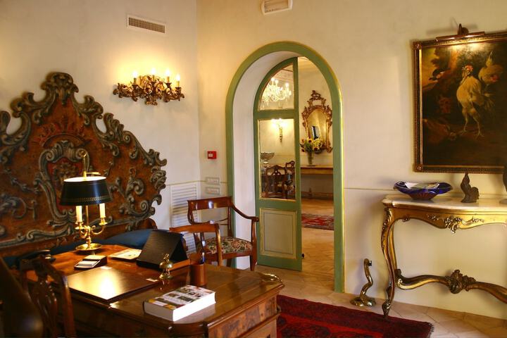 Hotel Interior 4 of 41