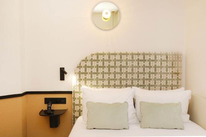 Room 17 of 46