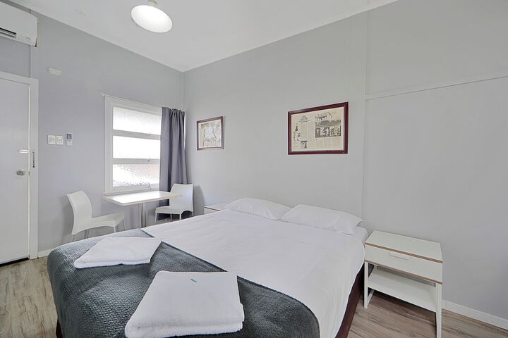 Room 15 of 42