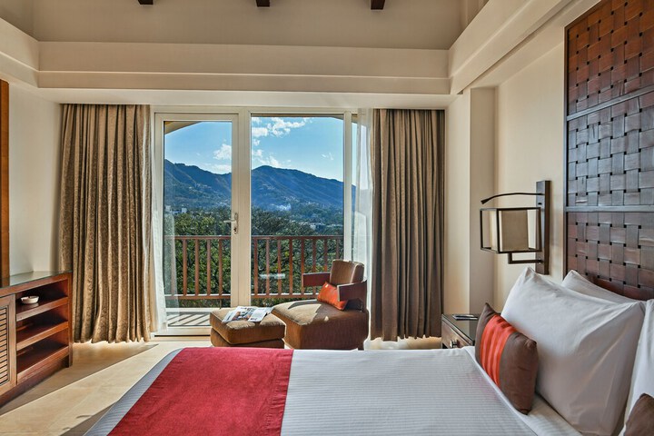 Room 16 of 194