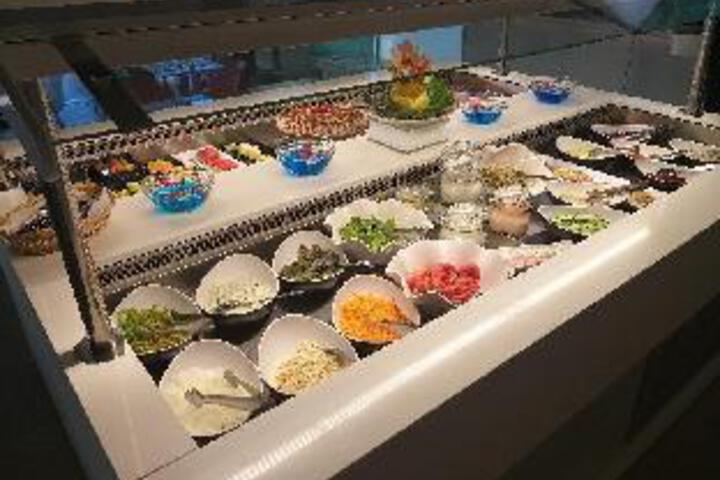 Dining 7 of 23
