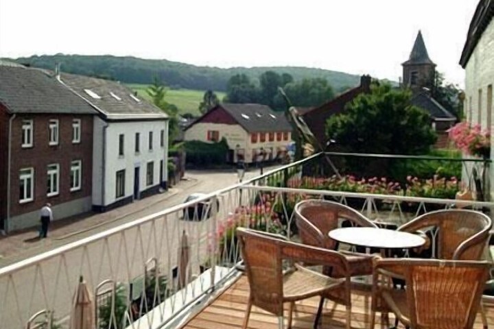 Terrace/Patio 19 of 60