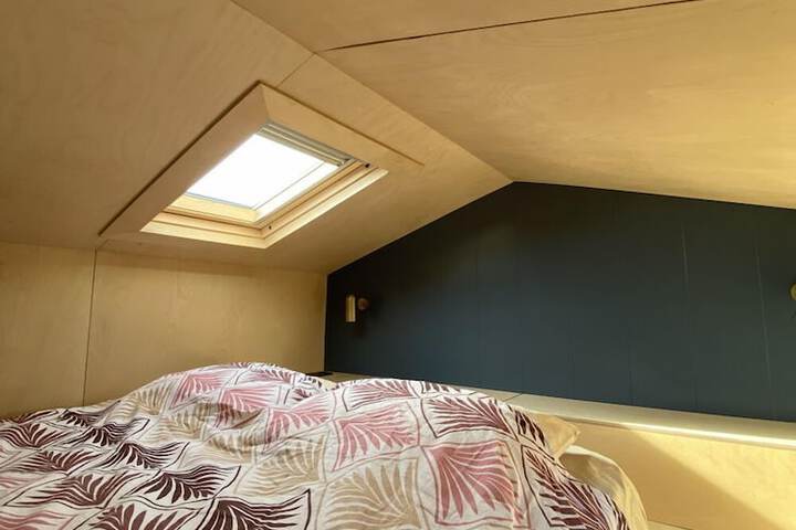 Room 16 of 34
