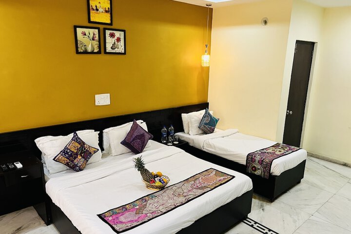 Room 3 of 31